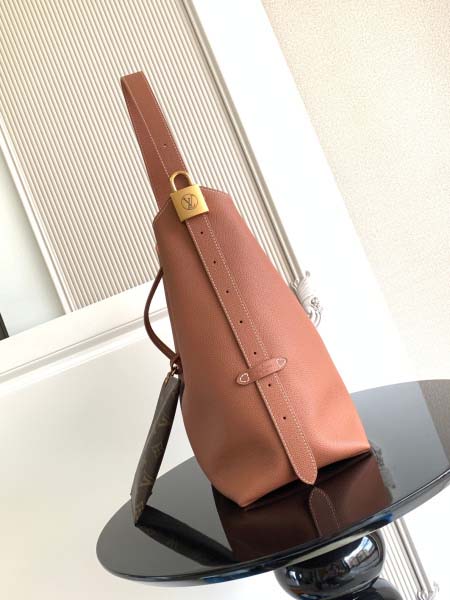 2025年12月9日入荷Louis Vuitton バッグM24974 高品質新作/誕生日プレゼント/ZC工場