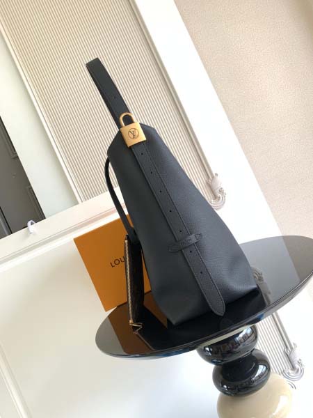 2025年12月9日入荷Louis Vuitton バッグM24856 高品質新作/誕生日プレゼント/ZC工場