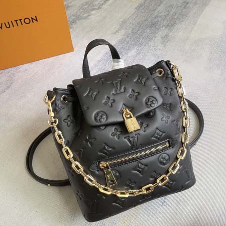 2025年12月9日入荷Louis Vuitton バッグM13357 M13358 Coussin Backpack Coussin Monogram LV Coussin 26 x 10 x 21  高品質新作/誕生日プレゼント/ZC工