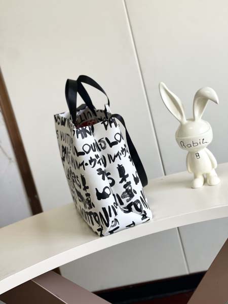 2025年12月10日入荷Louis Vuitton バッグ高品質新作/誕生日プレゼント/ZC工場