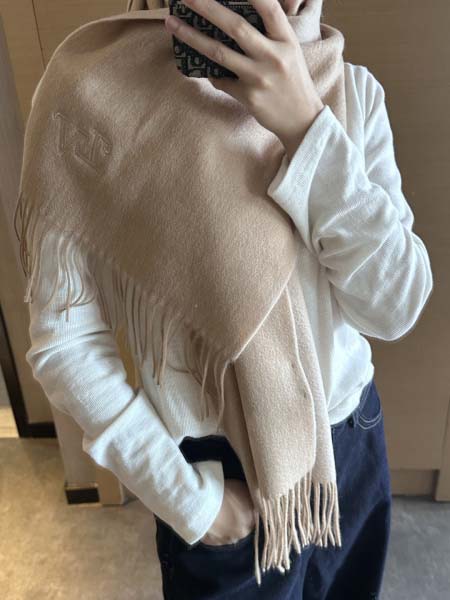 2025年12月10日入荷新品Louis Vuittonマフラーギフト/誕生日/記念品/アクセサリーkaka工場