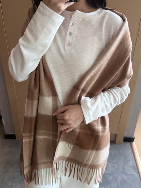 2025年12月11日入荷新品Burberryマフラーギフト/誕生日/記念品/アクセサリーkaka工場