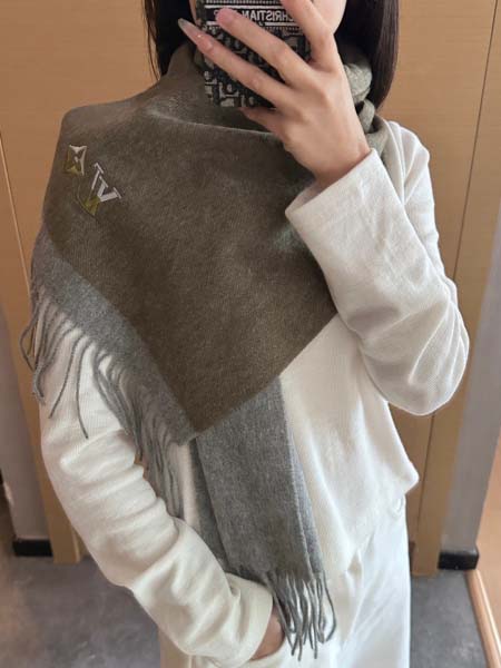 2025年12月11日入荷新品Louis Vuittonマフラーギフト/誕生日/記念品/アクセサリーkaka工場