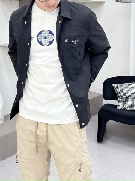 2025年12月16日入荷新作Pradaジャケット秋冬高品質/人気/ASB工場