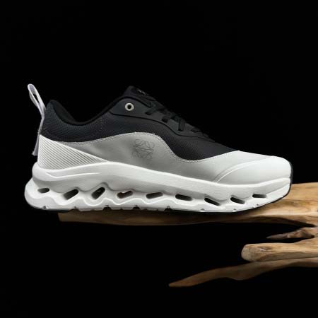 2025年12月25日入荷新品Loewe x On人気 スニーカー男女兼用/誕生日プレゼント/XH工場