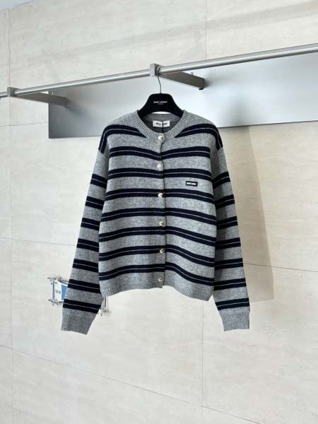 2025年12月1日秋冬新作MiuMiu ニットカーディガン...