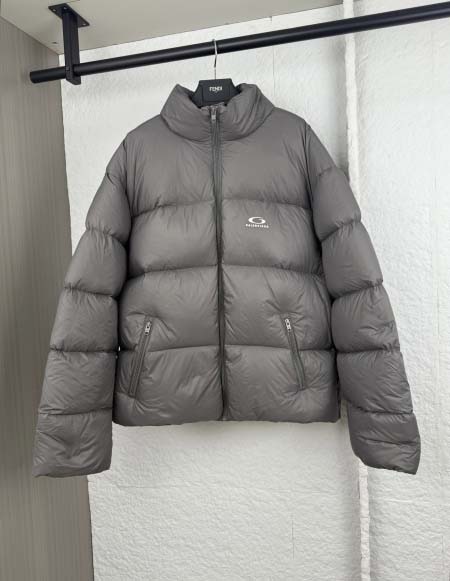 2025年12月1日秋冬新作Balenciagaダウンジャケ...