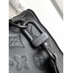 2025年12月8日入荷ヴィトン バッグM21890 高品質新作/誕生日プレゼント