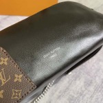2025年12月9日入荷Louis Vuitton バッグ M14544 Pochette Vibe LV Vibe Monogram 10 x 7.5 x 25 高品質新作/誕生日プレゼント/ZC工場