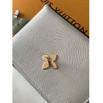 2025年12月9日入荷Louis Vuitton バッグN82033 N98925 N98928 N80432 N99017 N84714 N86012 Rose des Vents LV 27x11x19 高品質新作/誕生日プレゼント/