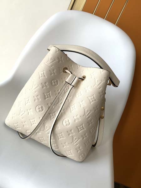 2025年12月9日入荷Louis Vuitton バッグM...