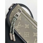 2025年12月9日入荷Louis Vuitton バッグ M12618 PulseMonogramLV22.5 × 16 × 5cm  高品質新作/誕生日プレゼント/ZC工場