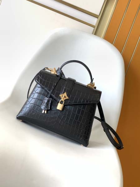 2025年12月9日入荷Louis Vuitton バッグ ...