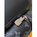 2025年12月9日入荷Louis Vuitton バッグM22558 Discovery Monogram Eclipse29.0 x 38.0 x 20.0 Monogram Eclipse 高品質新作/誕生日プレゼント/ZC工場