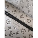 2025年12月9日入荷Louis Vuitton バッグM46557 Discovery Monogram 29.0 x 38.0 x 20.0高品質新作/誕生日プレゼント/ZC工場
