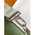 2025年12月9日入荷Louis Vuitton バッグM81124 Alpha Wearable Monogram Eclipse 18.5 x 11 x 6.5cm  高品質新作/誕生日プレゼント/ZC工場