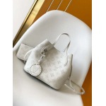 2025年12月9日入荷Louis Vuitton バッグM11842 M24930 M24930 M21848 M21849 M21909 M23196 MBlossom ；20.0 x 20.0 x 12.5  高品質新作/誕生日プレゼ