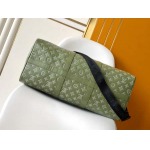 2025年12月9日入荷Louis Vuitton バッグ M12504 Keepall 50Monogram Shadowe50.0 x 29.0 x 23.0 Monogram Shadow 高品質新作/誕生日プレゼント/ZC工場