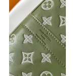 2025年12月9日入荷Louis Vuitton バッグ M12504 Keepall 50Monogram Shadowe50.0 x 29.0 x 23.0 Monogram Shadow 高品質新作/誕生日プレゼント/ZC工場