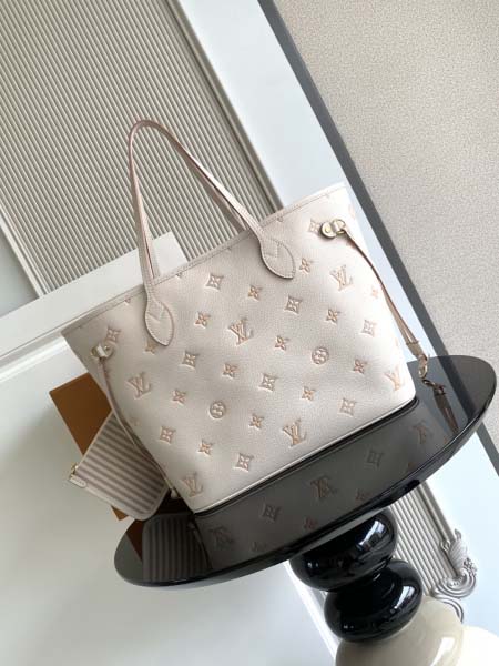2025年12月9日入荷Louis Vuitton バッグM...