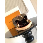 2025年12月9日入荷Louis Vuitton バッグM46581 高品質新作/誕生日プレゼント/ZC工場