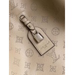 2025年12月9日入荷Louis Vuitton バッグM13179 M13180 MahinaBoundless——House 16.9 x 13.2 x 6.7 高品質新作/誕生日プレゼント/ZC工場