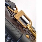 2025年12月9日入荷Louis Vuitton バッグM26304 2025 Side Trunk Monogram 23.5 x 16. 高品質新作/誕生日プレゼント/ZC工場