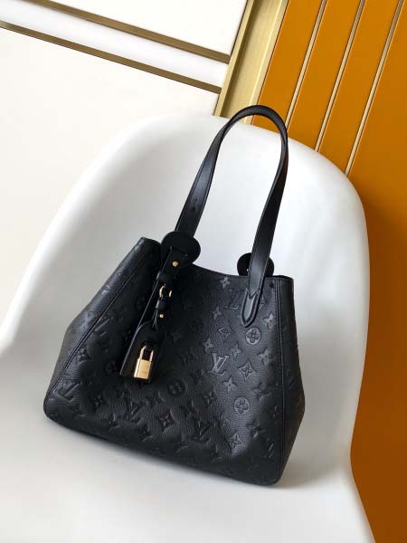 2025年12月9日入荷Louis Vuitton バッグM...