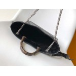 2025年12月9日入荷Louis Vuitton バッグM25522 LV Vibe Off Duty LV Circle 25 x 10 x 24 高品質新作/誕生日プレゼント/ZC工場