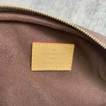 2025年12月9日入荷Louis Vuitton バッグM82335  Mini Bumbag Monogram 17.0 x 12.0 x 9.5 Monogram 高品質新作/誕生日プレゼント/ZC工場