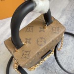 2025年12月9日入荷Louis Vuitton バッグM82465 Camera Box Monogram Reverse S-lock Petite Malle 12.5 x 17.6 x 6.0 高品質新作/誕生日プレゼント/ZC工