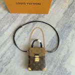 2025年12月9日入荷Louis Vuitton バッグM82465 Camera Box Monogram Reverse S-lock Petite Malle 12.5 x 17.6 x 6.0 高品質新作/誕生日プレゼント/ZC工