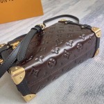 2025年12月9日入荷Louis Vuitton バッグM26304 2025 Side Trunk Monogram Saga Freja Beha Erichsen Nicolas Ghesquière 高品質新作/誕生日プレゼント/