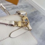 2025年12月10日入荷Louis Vuitton バッグ高品質新作/誕生日プレゼント/ZC工場