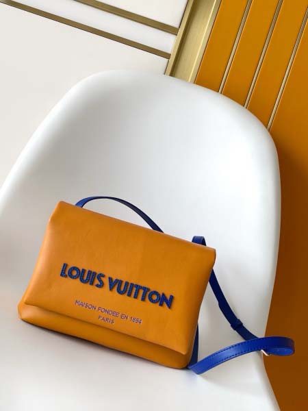2025年12月10日入荷Louis Vuitton バッグ...