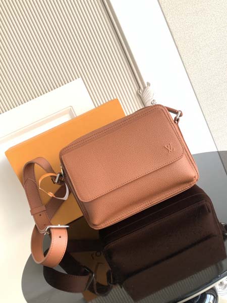 2025年12月10日入荷Louis Vuitton バッグ...