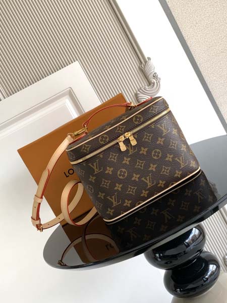 2025年12月10日入荷Louis Vuitton バッグ...