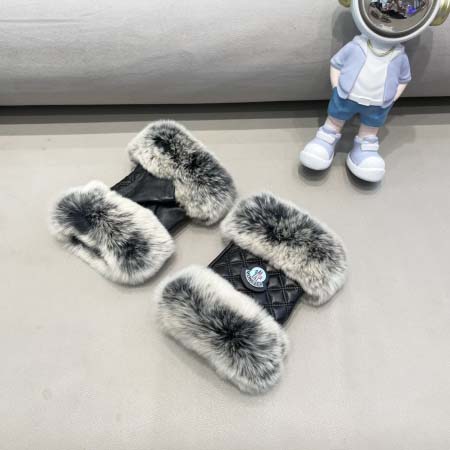 2025年12月10日入荷新品MONCLER手袋ギフト/誕生...