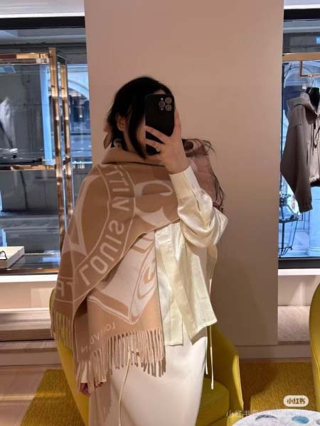 2025年12月10日入荷新品Louis Vuittonマフ...