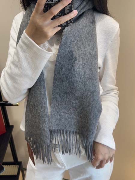 2025年12月10日入荷新品Loro Pianaマフラーギ...