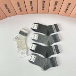 2025年12月10日入荷新品MiuMiu靴下ギフト/誕生日/記念品/アクセサリーkaka工場