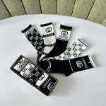 2025年12月10日入荷新品Gucci靴下ギフト/誕生日/記念品/アクセサリーkaka工場