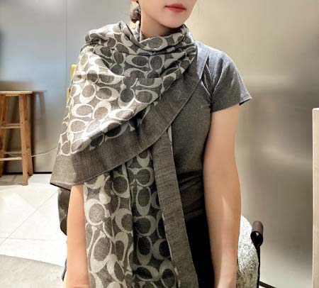 2025年12月11日入荷新品Coachマフラーギフト/誕生...