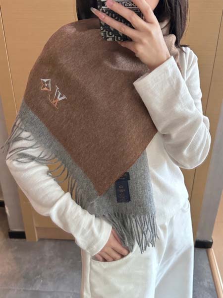 2025年12月11日入荷新品Louis Vuittonマフ...