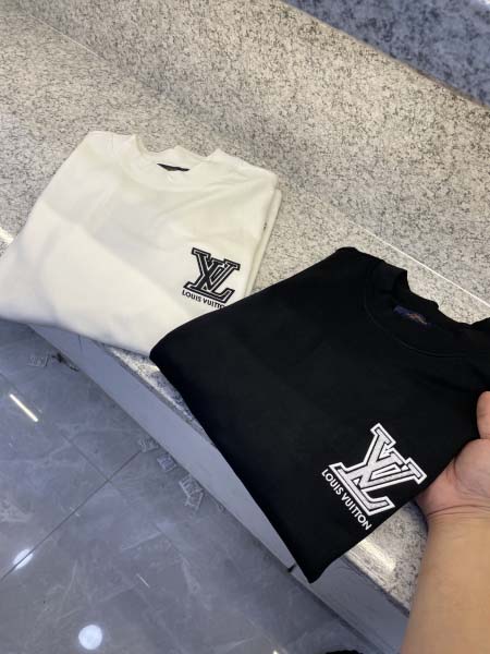 2025年12月12日入荷新作Louis Vuitton長袖...