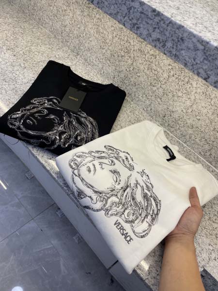 2025年12月15日入荷新作Versaceパーカー秋冬高品...