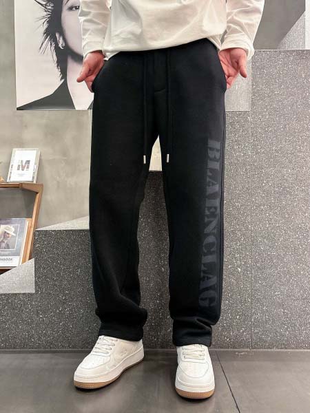 2025年11月19日秋冬新作Balenciagaスラックス...