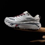 2025年12月25日入荷新品Moncler xHOKA ONE ONE Mafate Speed 2人気 スニーカー男女兼用/誕生日プレゼント/XH工場