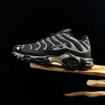 2025年12月25日入荷新品Nike Air Max Plus人気 スニーカー男女兼用/誕生日プレゼント/XH工場