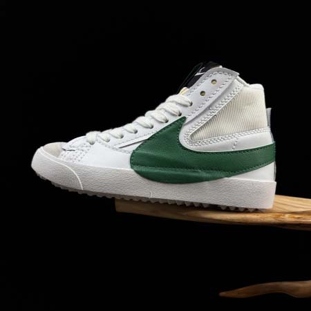 2025年12月25日入荷新品Nike Blazer ’77...